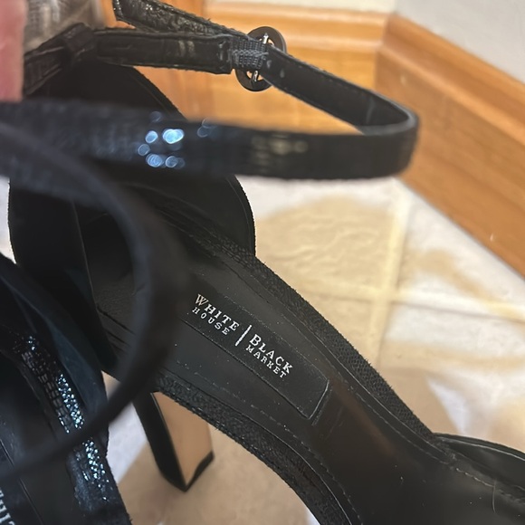 White House Black Market Marianna suede heel size 8 - Picture 6 of 6